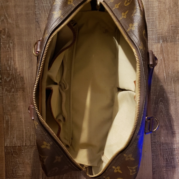 Louis Vuitton Deauville Handbag - Picture 6 of 8